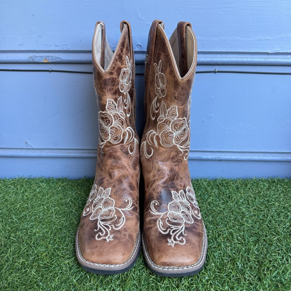 Shyanne Lasy Floral Embroidered Western Boots Girls Size 5 D Broad Square Toe